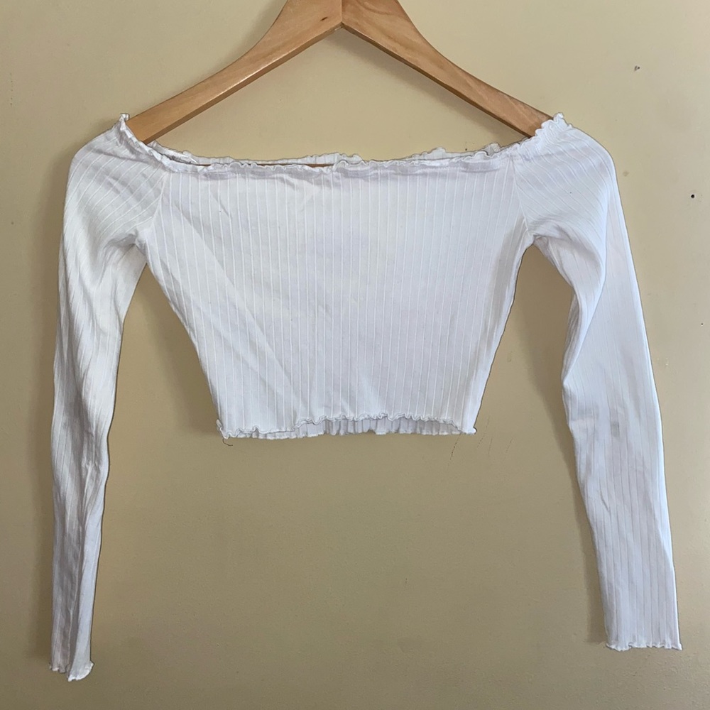 Off the shoulder long sleeve crop top
